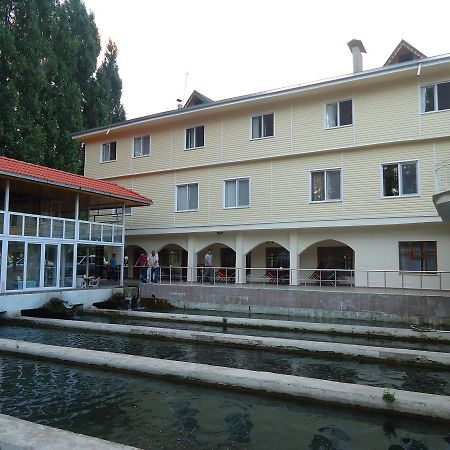 Alanlar Alabalik Ve Otel Ağlasun Buitenkant foto