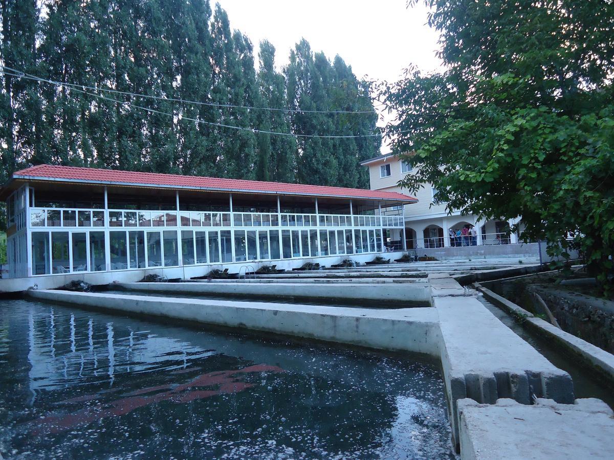 Alanlar Alabalik Ve Otel Ağlasun Buitenkant foto