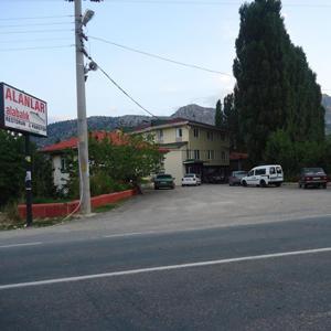Alanlar Alabalik Ve Otel Ağlasun Buitenkant foto